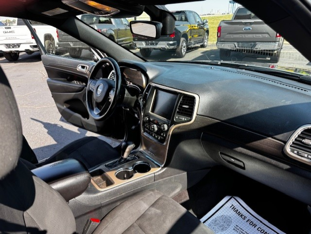Jeep Grand Cherokee Laredo 4x4 2017 Jeep Grand Cherokee Laredo 4x4 2017