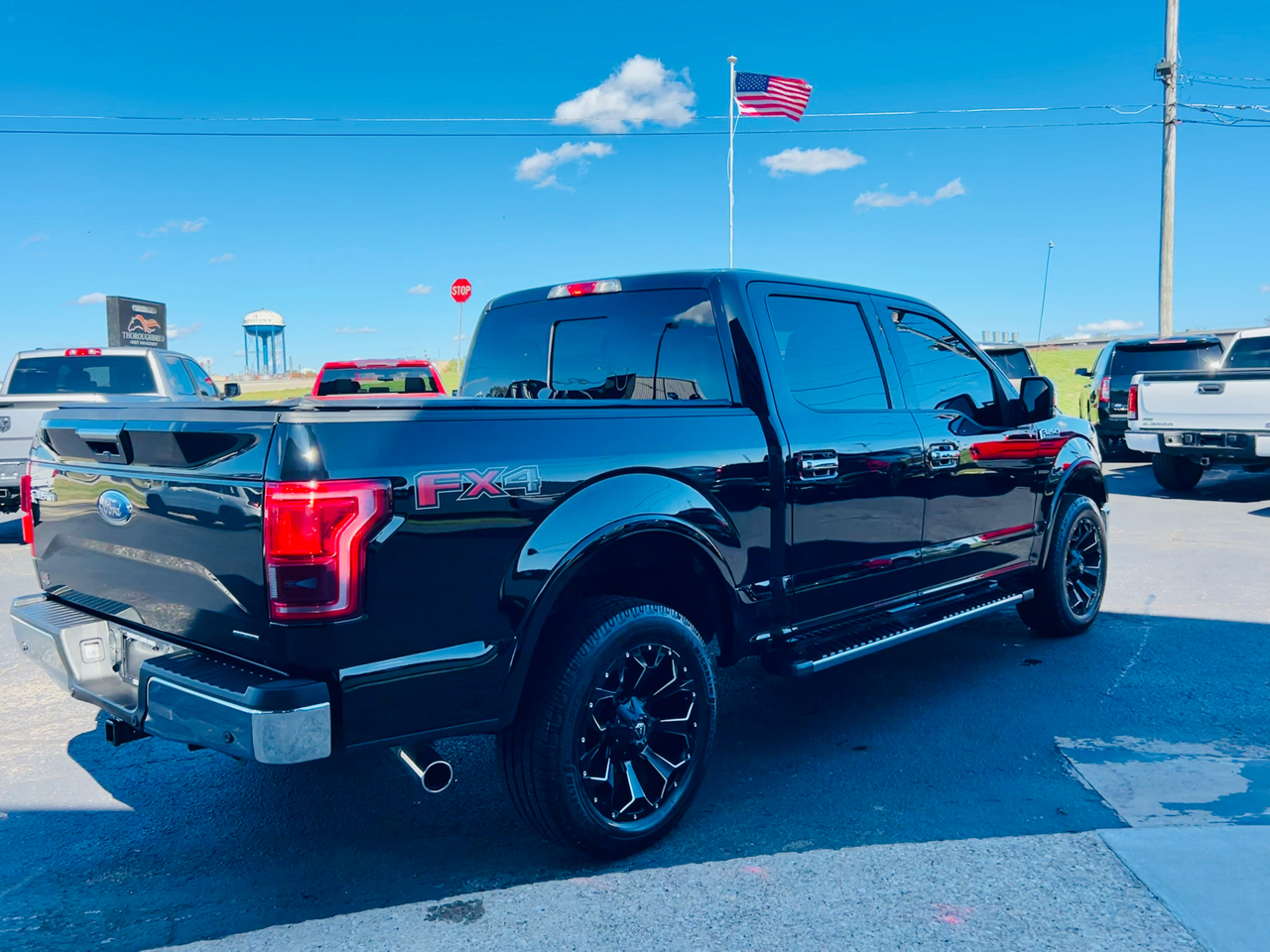 Ford F-150 4WD SuperCrew 145" Lariat 2016 Ford F-150 4WD SuperCrew 145" Lariat 2016