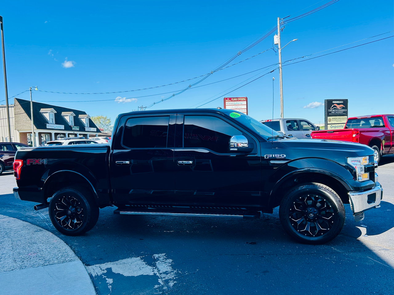 Ford F-150 4WD SuperCrew 145" Lariat 2016 Ford F-150 4WD SuperCrew 145" Lariat 2016