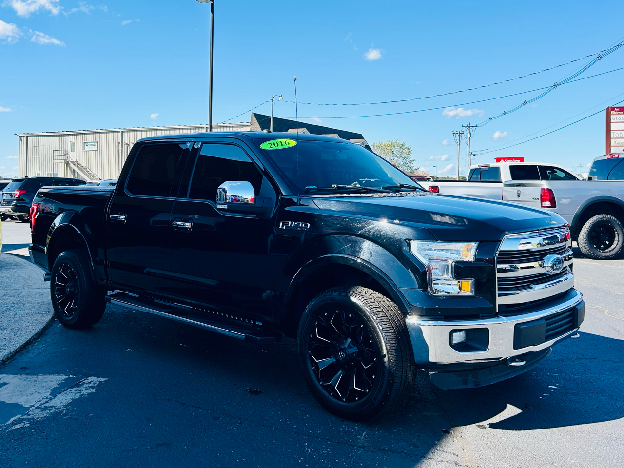 Ford F-150 4WD SuperCrew 145" Lariat 2016 Ford F-150 4WD SuperCrew 145" Lariat 2016