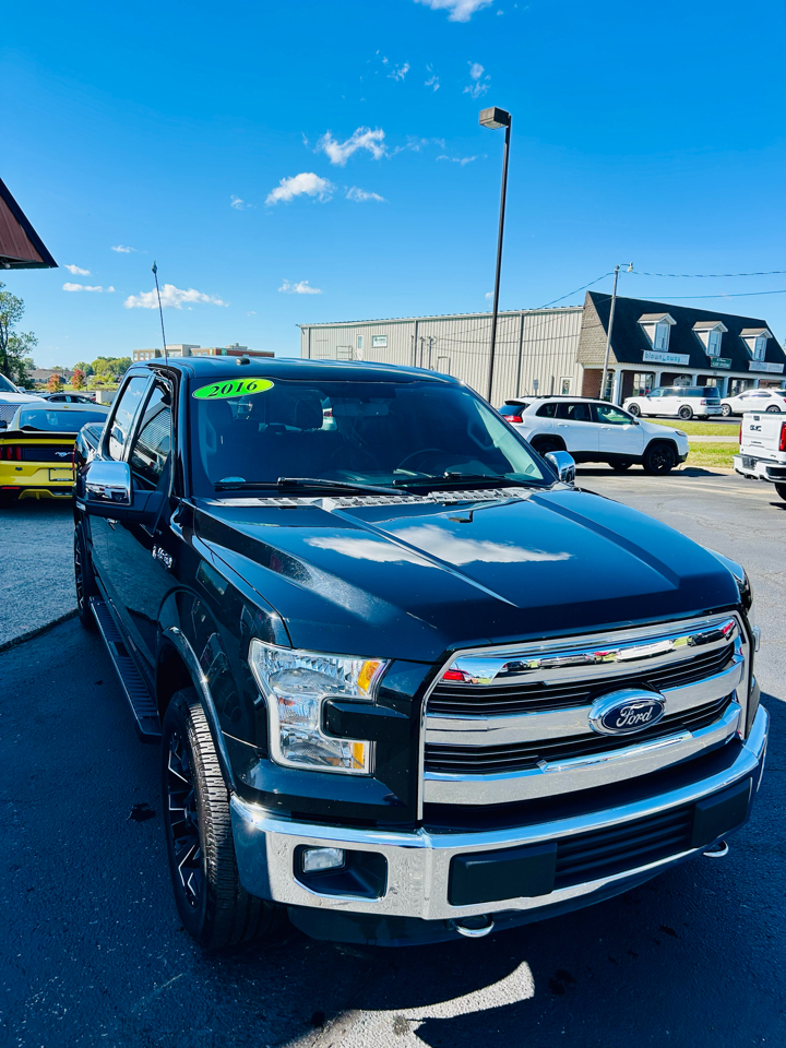 Ford F-150 4WD SuperCrew 145" Lariat 2016 Ford F-150 4WD SuperCrew 145" Lariat 2016