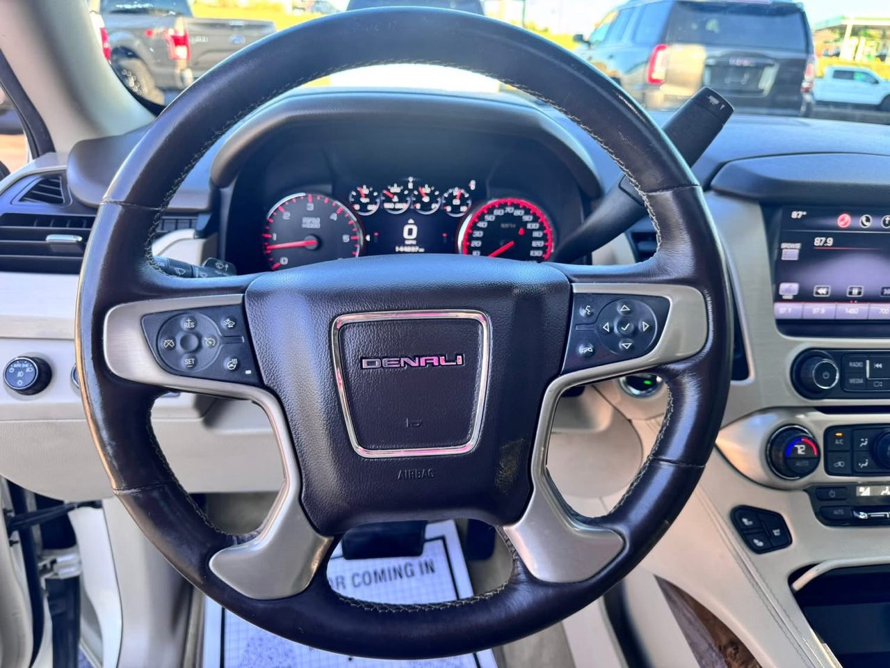 GMC Yukon XL 4WD 4dr Denali 2015 GMC Yukon XL 4WD 4dr Denali 2015