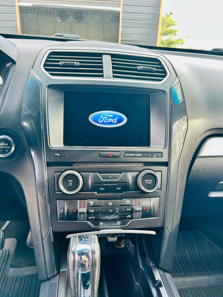 Ford Explorer XLT 4WD 2017 Ford Explorer XLT 4WD 2017