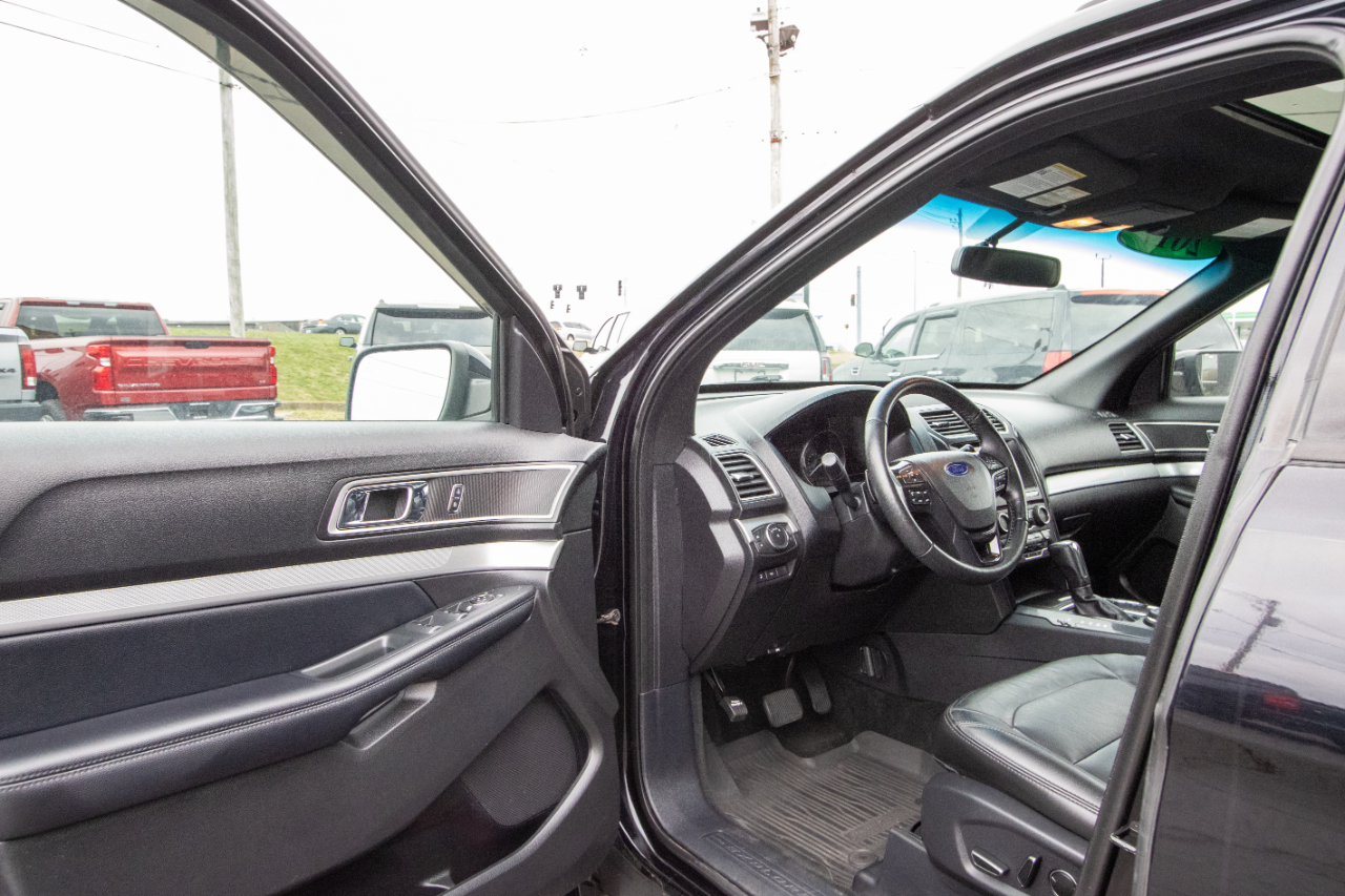 Ford Explorer XLT 4WD 2017