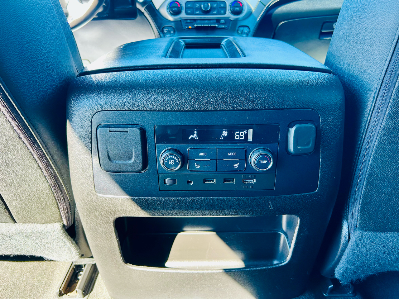 GMC Yukon XL 4WD 4dr SLT 2018 GMC Yukon XL 4WD 4dr SLT 2018