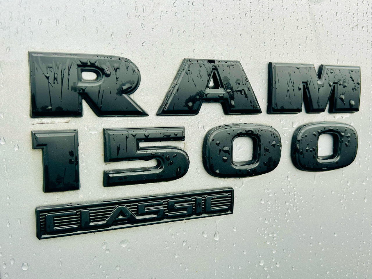 RAM 1500 Classic Warlock 4x4 Crew Cab 5'7" Box 2021 RAM 1500 Classic Warlock 4x4 Crew Cab 5'7" Box 2021