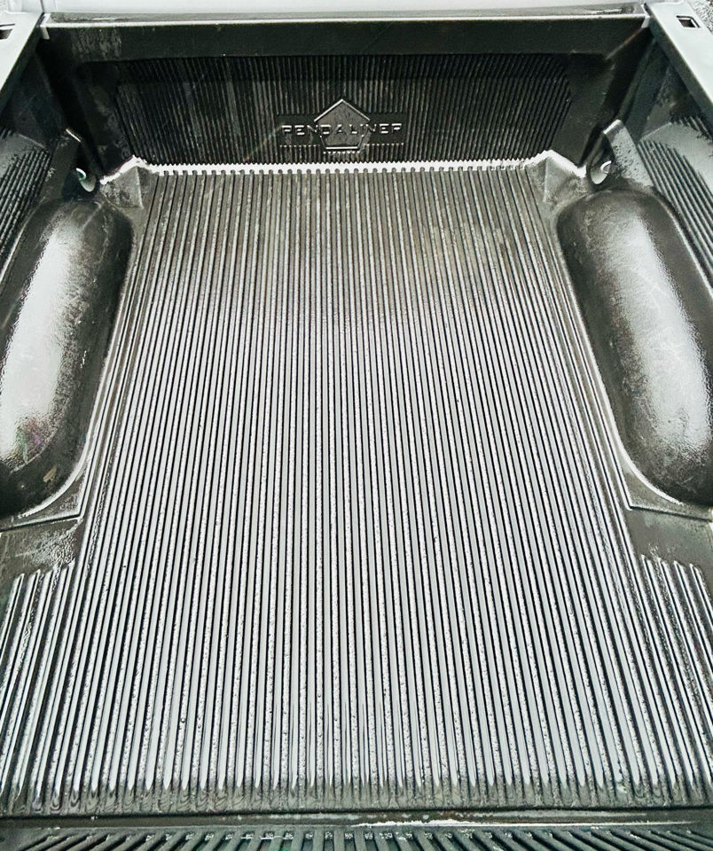 RAM 1500 Classic Warlock 4x4 Crew Cab 5'7" Box 2021 RAM 1500 Classic Warlock 4x4 Crew Cab 5'7" Box 2021