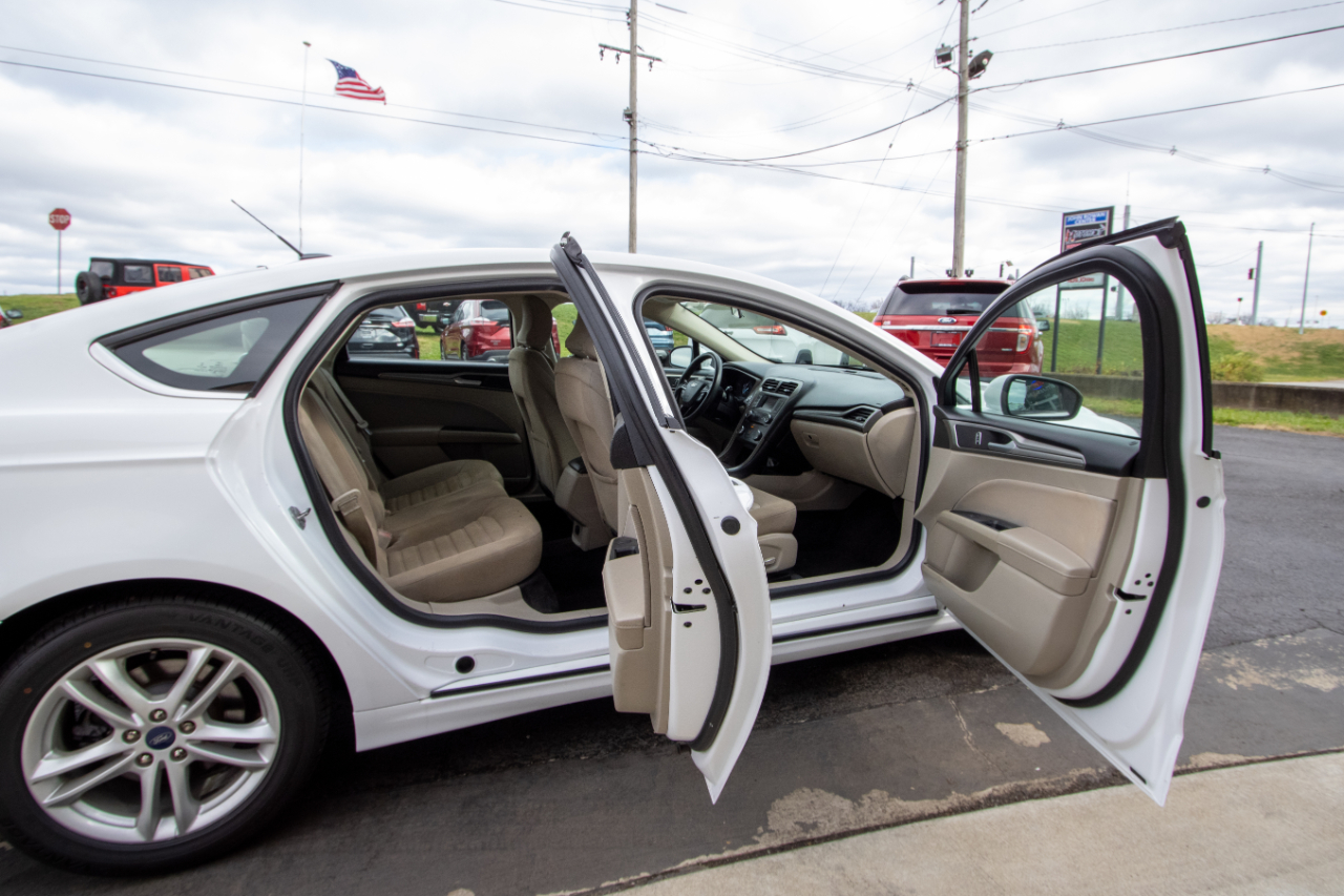 Ford Fusion SE FWD 2018