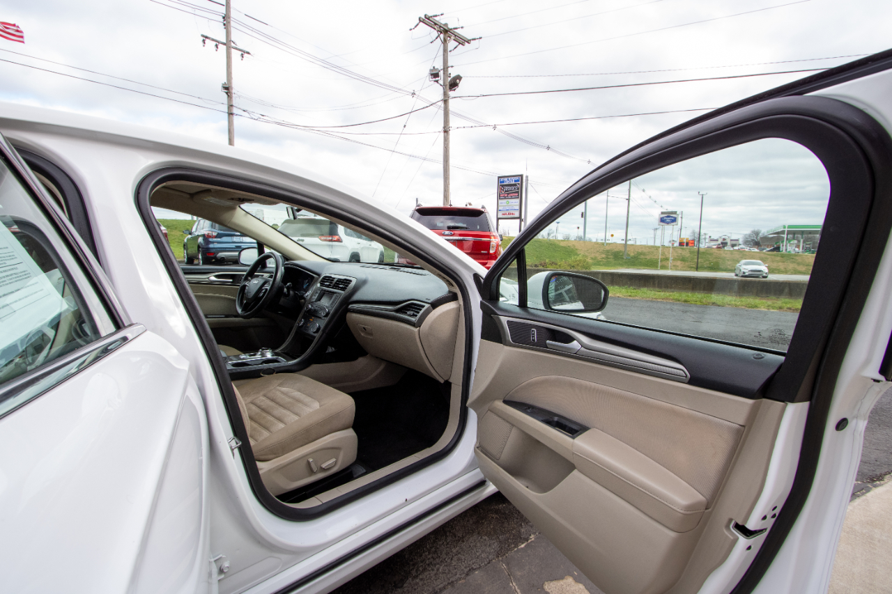 Ford Fusion SE FWD 2018