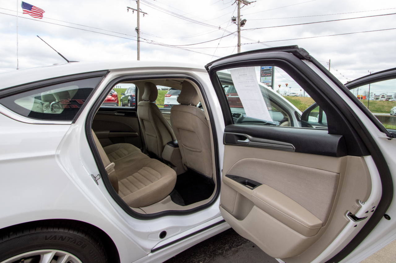 Ford Fusion SE FWD 2018