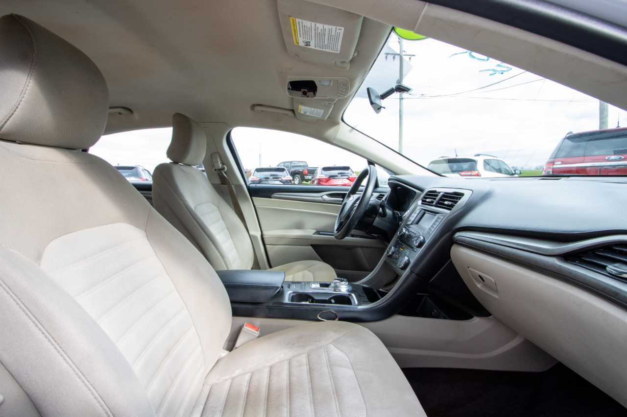 Ford Fusion SE FWD 2018