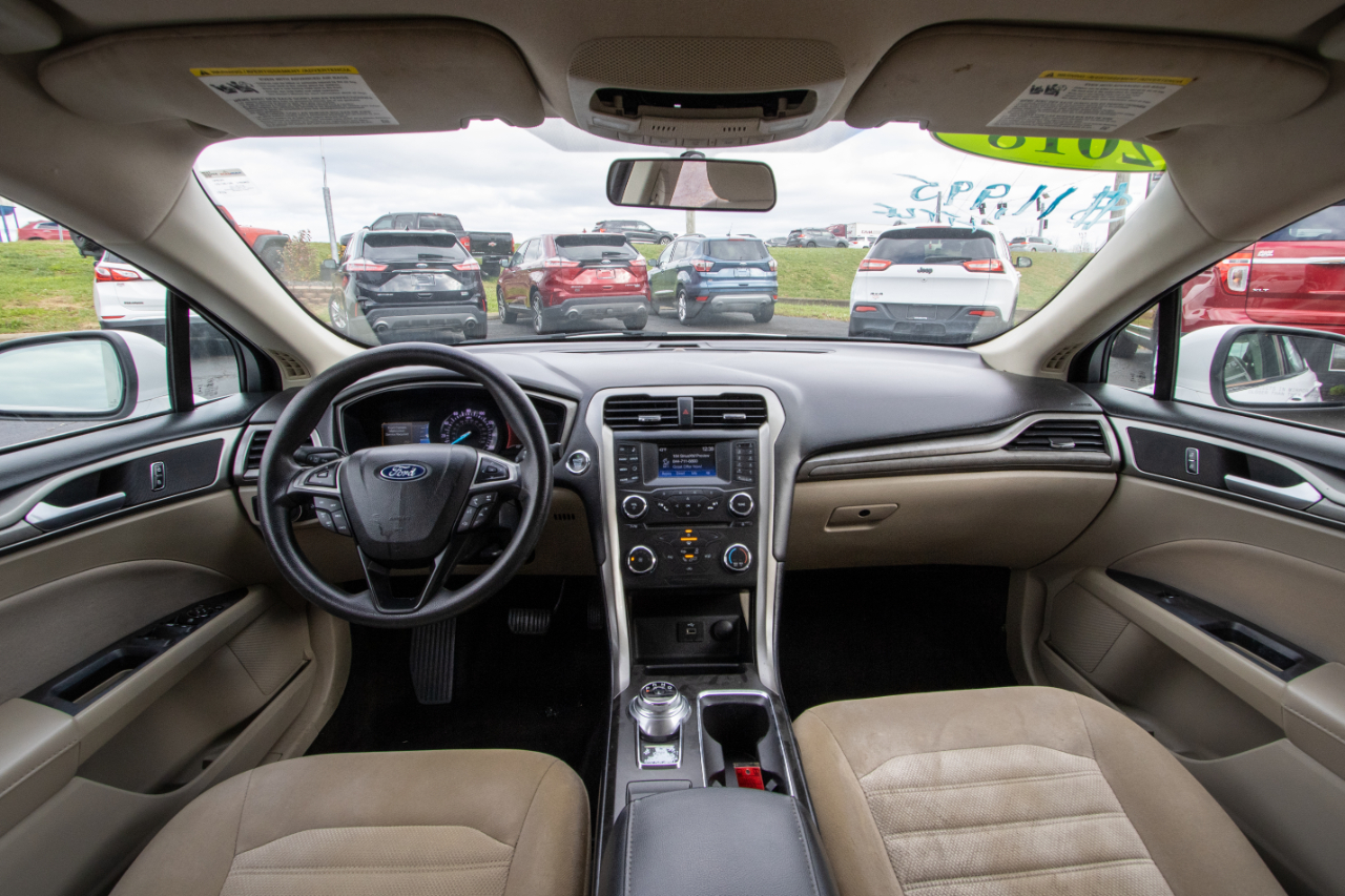 Ford Fusion SE FWD 2018