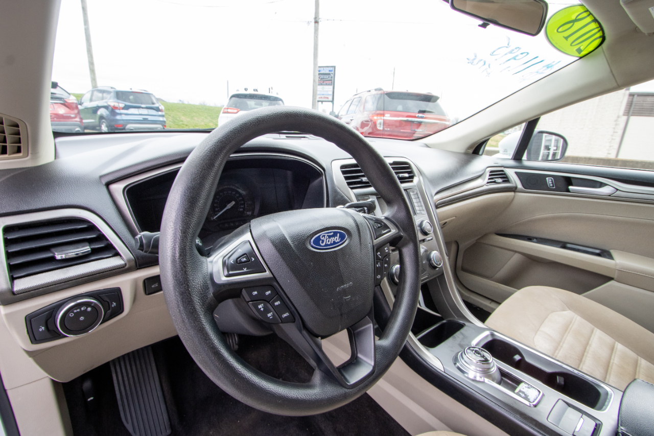 Ford Fusion SE FWD 2018