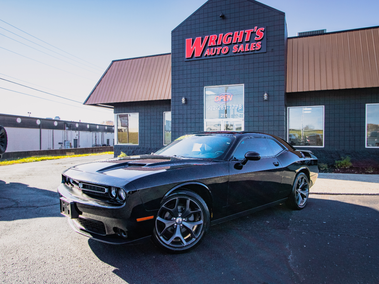 2017 Dodge Challenger SXT's photo