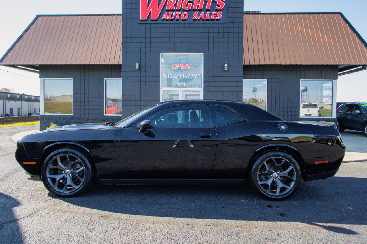 Dodge Challenger SXT Coupe 2017