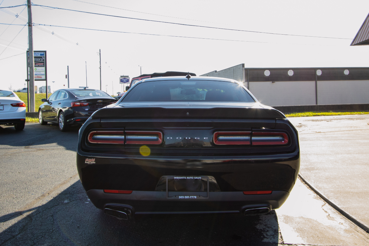 Dodge Challenger SXT Coupe 2017