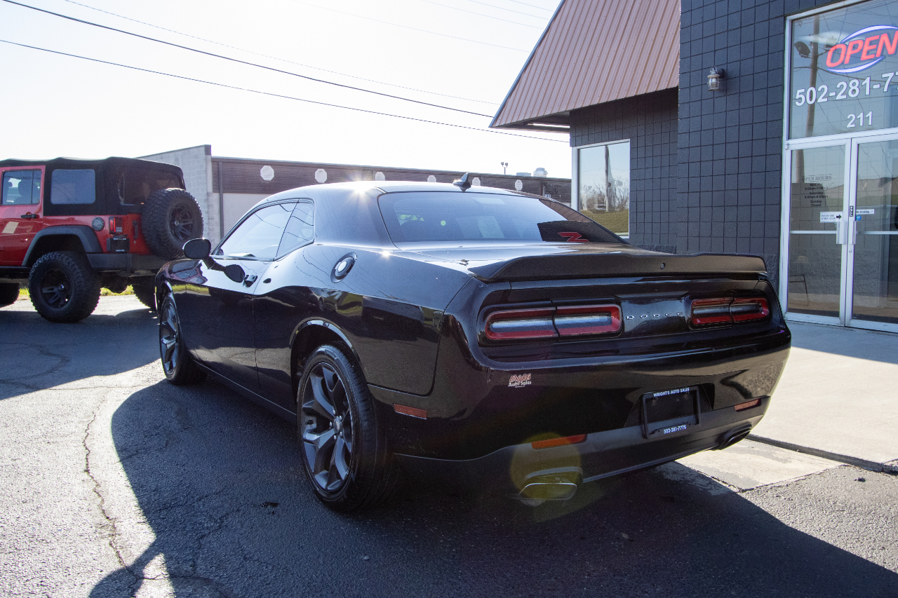 Dodge Challenger SXT Coupe 2017