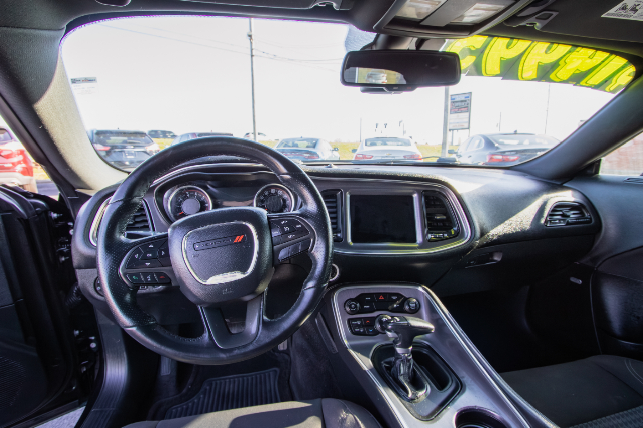 Dodge Challenger SXT Coupe 2017