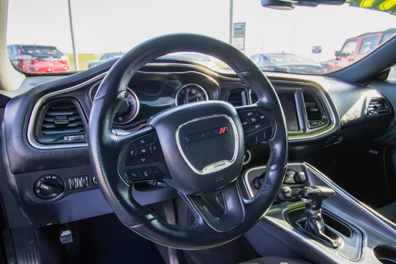 Dodge Challenger SXT Coupe 2017