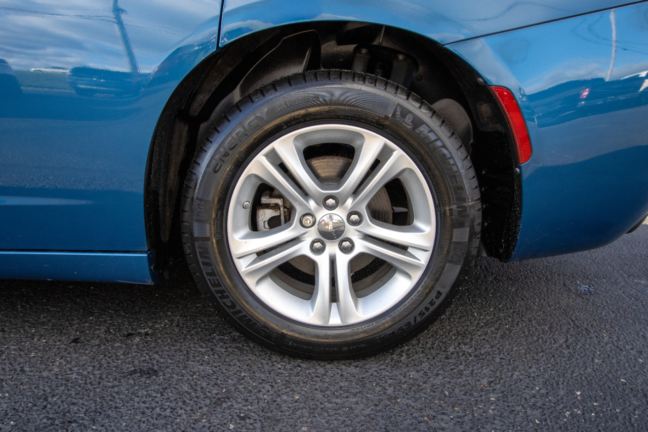 Dodge Charger SXT Plus 4D Sedan 2023