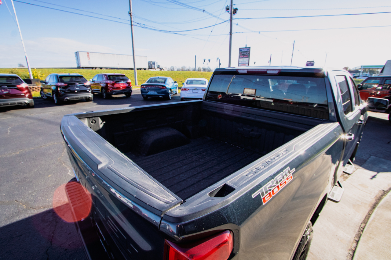 Chevrolet Silverado 1500 4WD Crew Cab 147" LT Trail Boss 2019