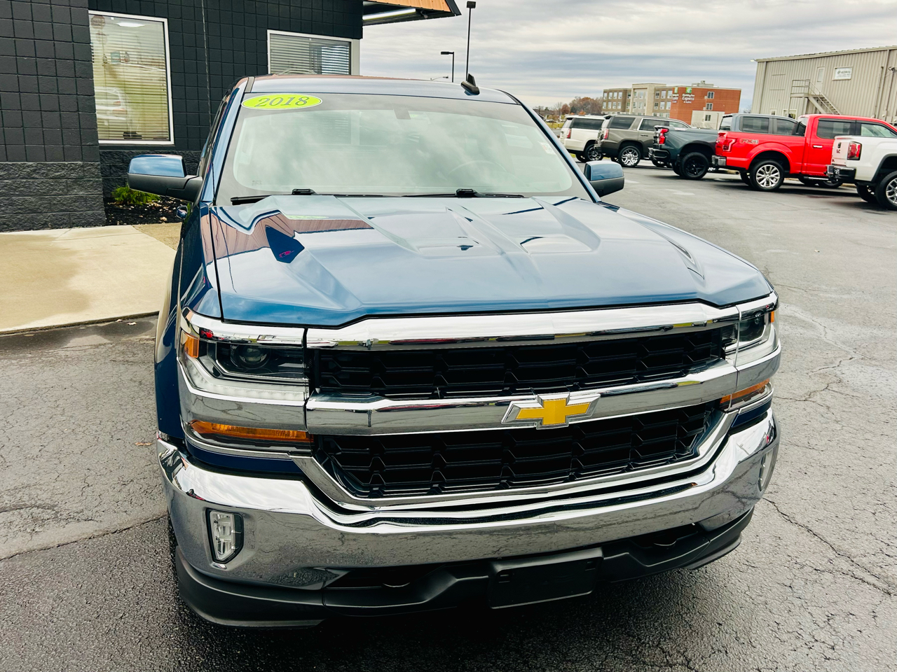 Chevrolet Silverado 1500 4WD Crew Cab 143.5" LT w/1LT 2018
