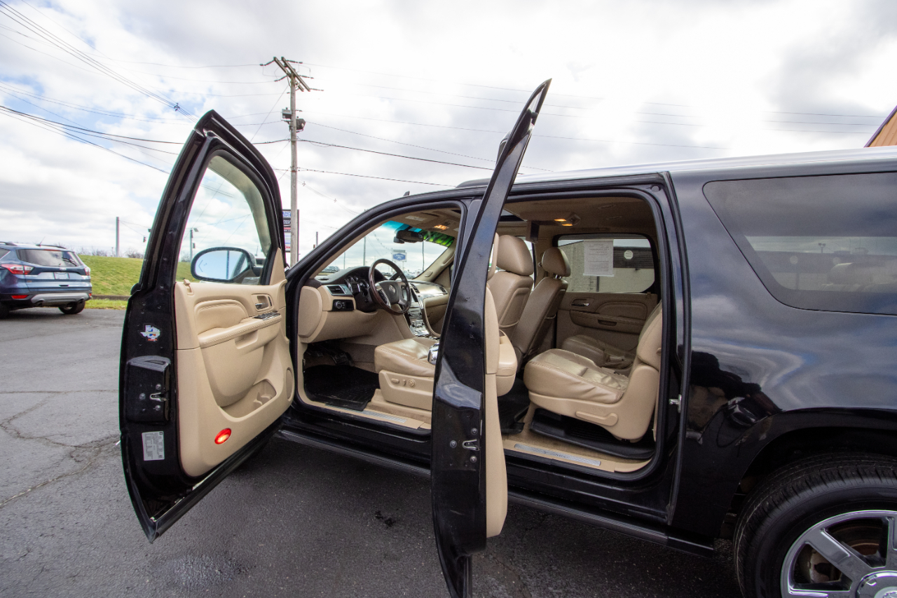 Cadillac Escalade ESV AWD 4dr Premium 2011