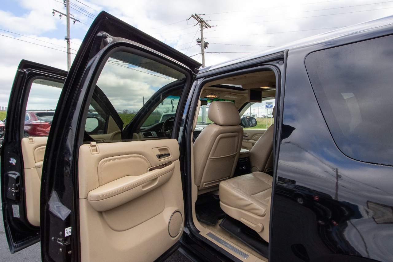 Cadillac Escalade ESV AWD 4dr Premium 2011