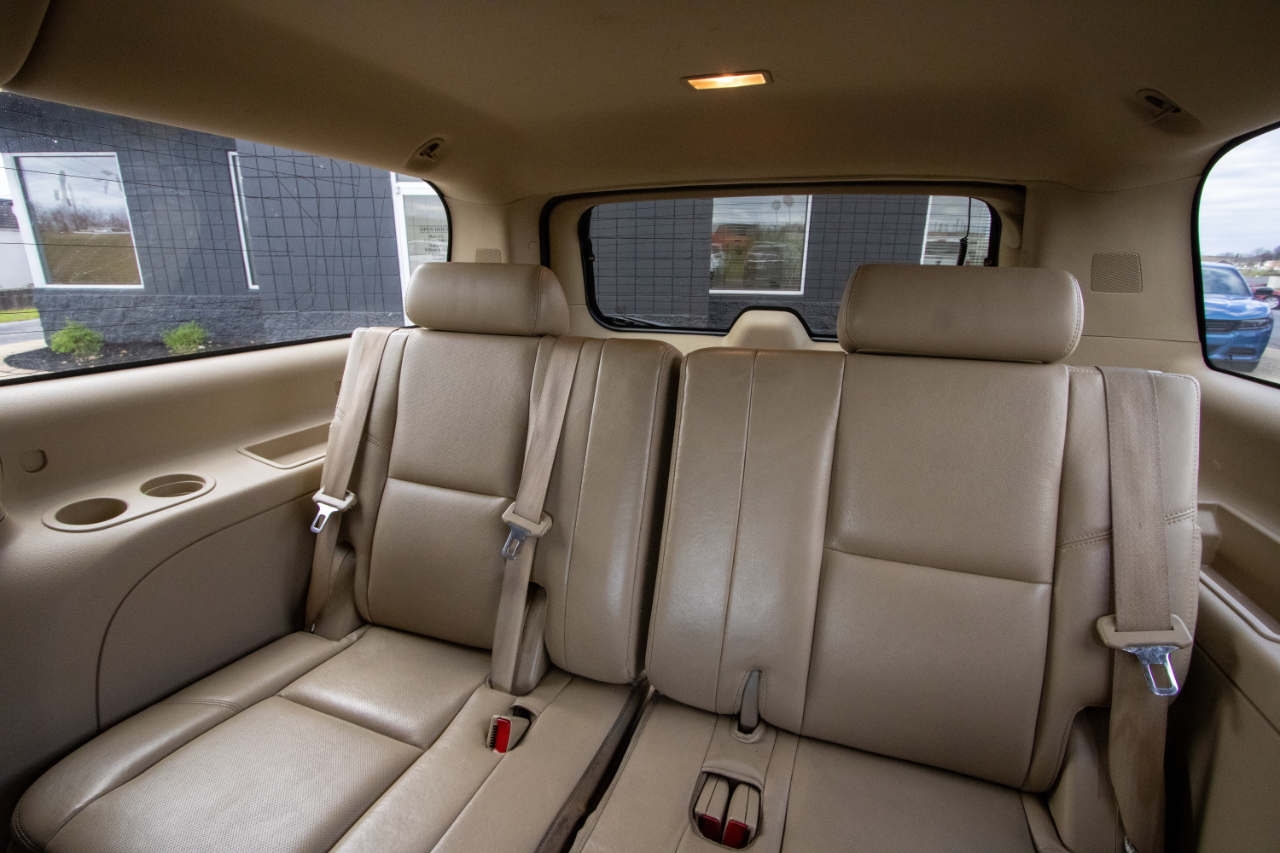 Cadillac Escalade ESV AWD 4dr Premium 2011