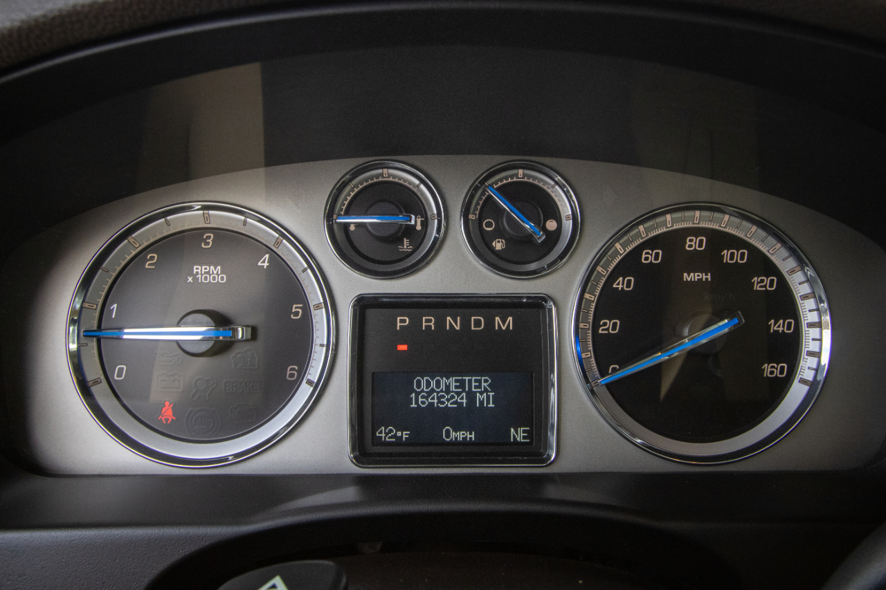 Cadillac Escalade ESV AWD 4dr Premium 2011