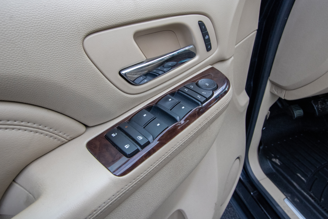 Cadillac Escalade ESV AWD 4dr Premium 2011