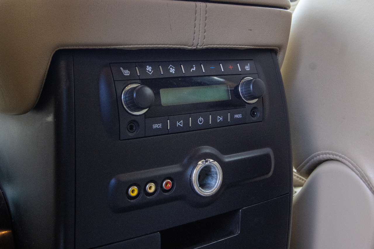 Cadillac Escalade ESV AWD 4dr Premium 2011