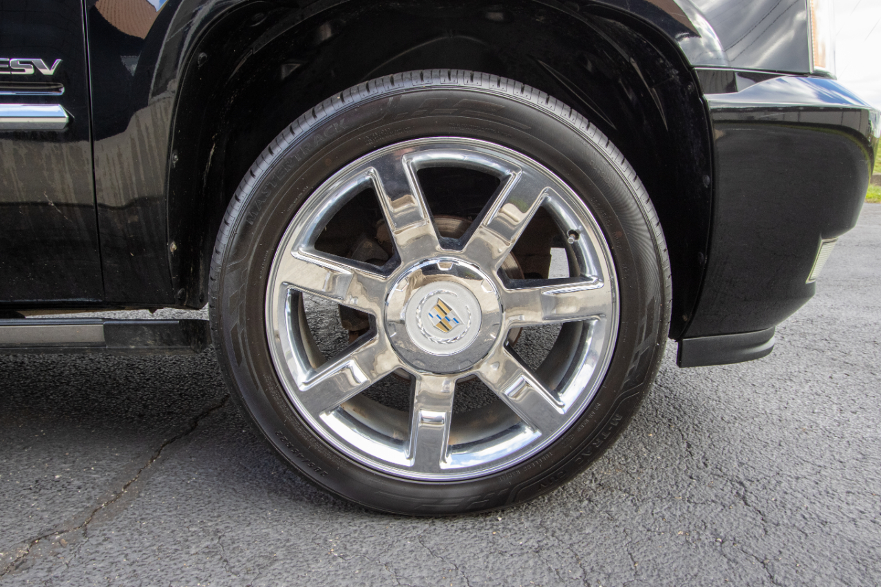 Cadillac Escalade ESV AWD 4dr Premium 2011
