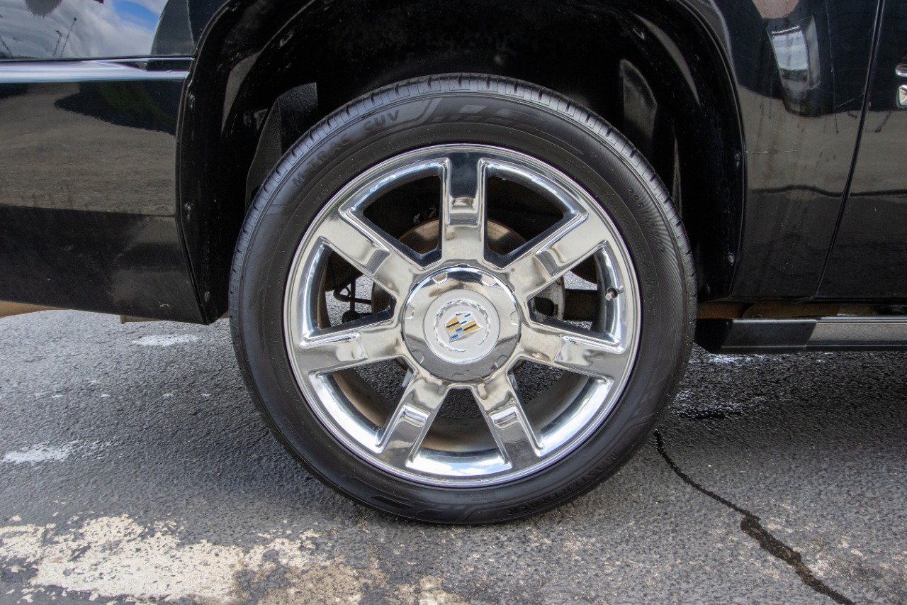 Cadillac Escalade ESV AWD 4dr Premium 2011