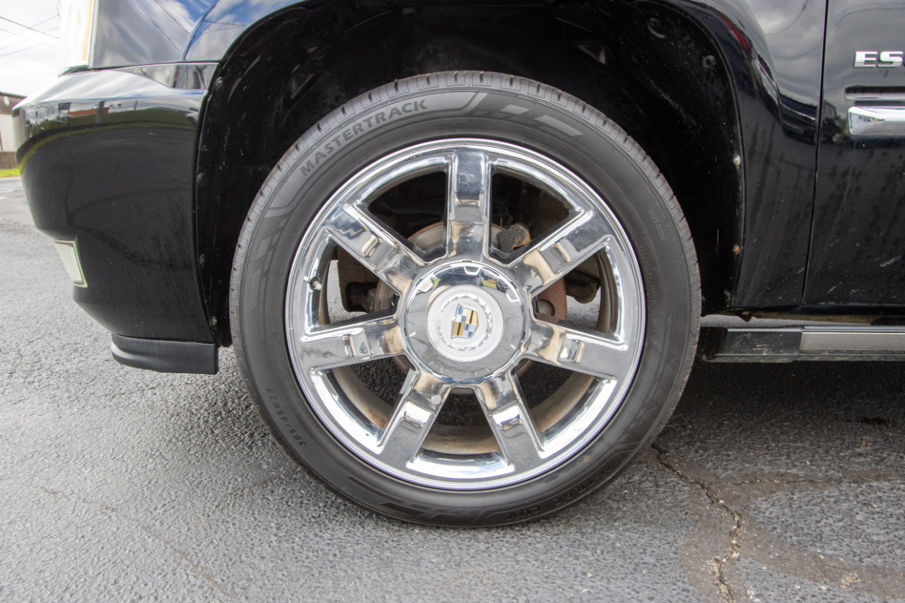 Cadillac Escalade ESV AWD 4dr Premium 2011