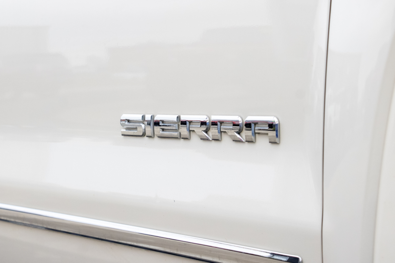 GMC Sierra 1500 4WD Crew Cab 143.5" SLT 2015