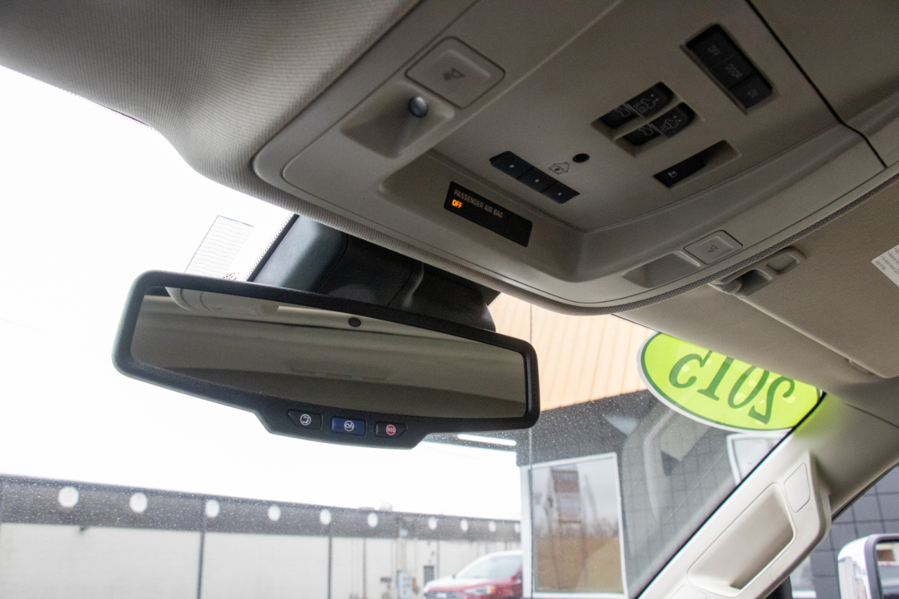 GMC Sierra 1500 4WD Crew Cab 143.5" SLT 2015