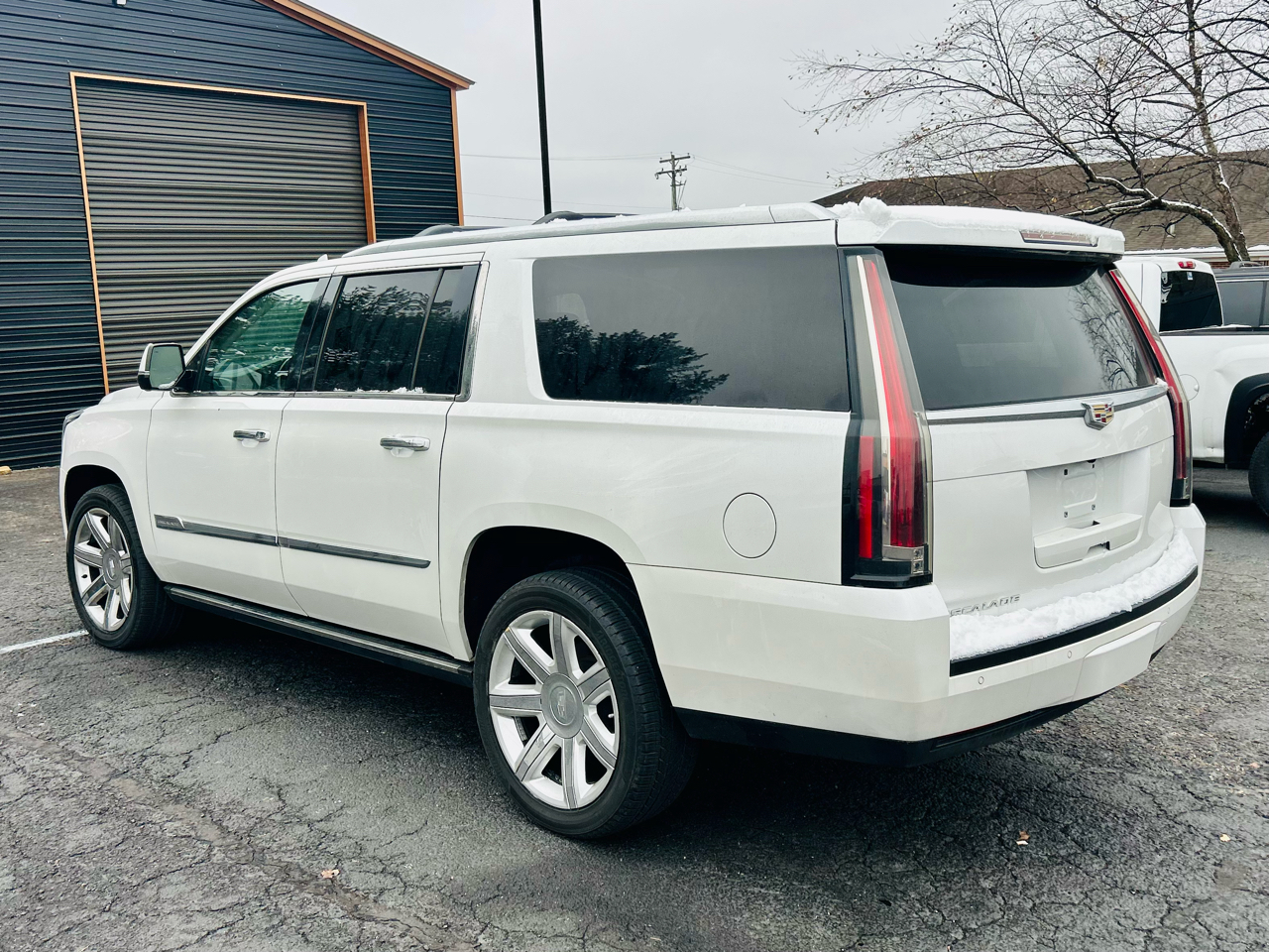 Cadillac Escalade ESV 4WD 4dr Premium Collection 2016