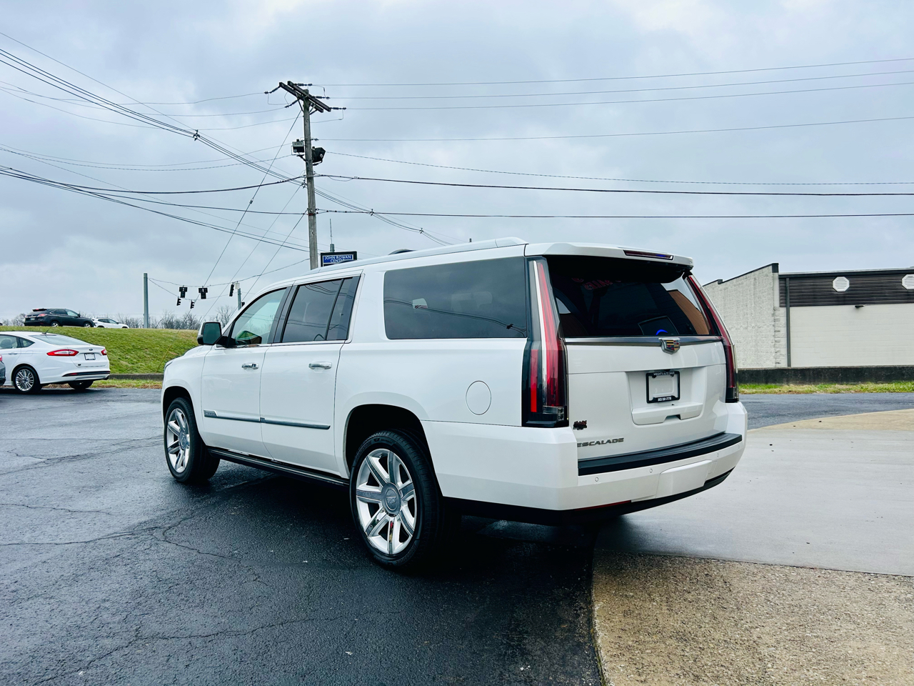 Cadillac Escalade ESV 4WD 4dr Premium Collection 2016