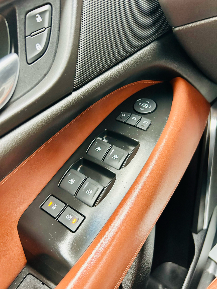 Cadillac Escalade ESV 4WD 4dr Premium Collection 2016