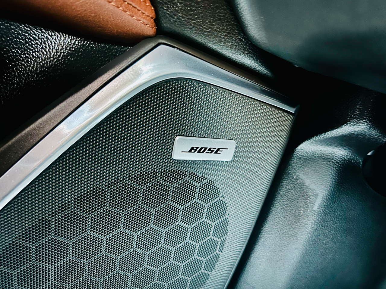 Cadillac Escalade ESV 4WD 4dr Premium Collection 2016