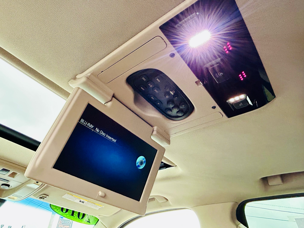 Cadillac Escalade ESV 4WD 4dr Premium Collection 2016