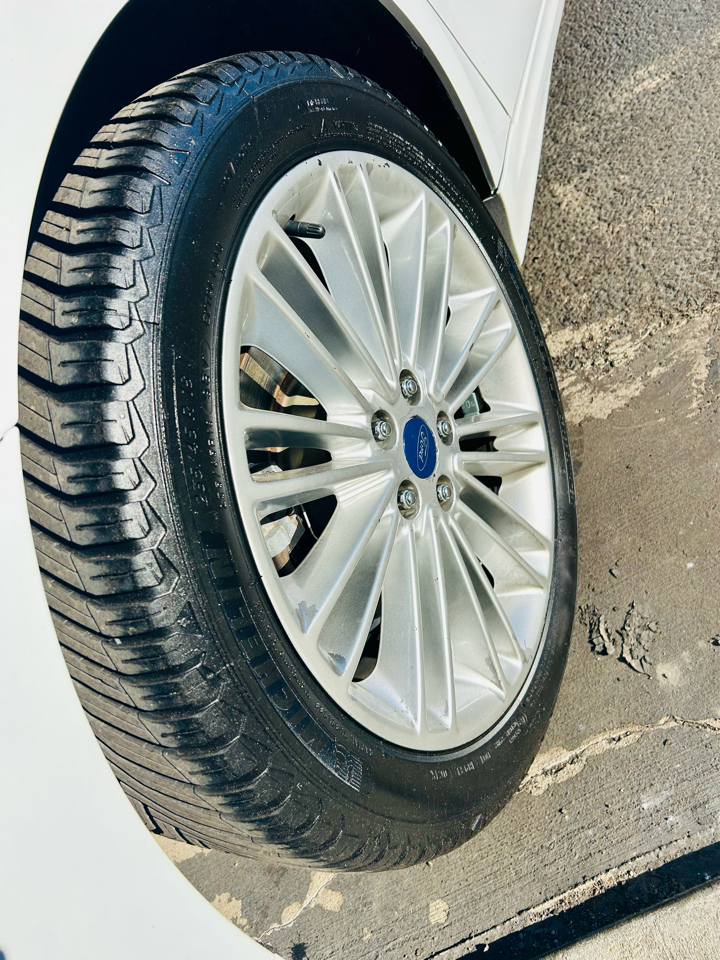 Ford Fusion 4dr Sdn SE FWD 2015