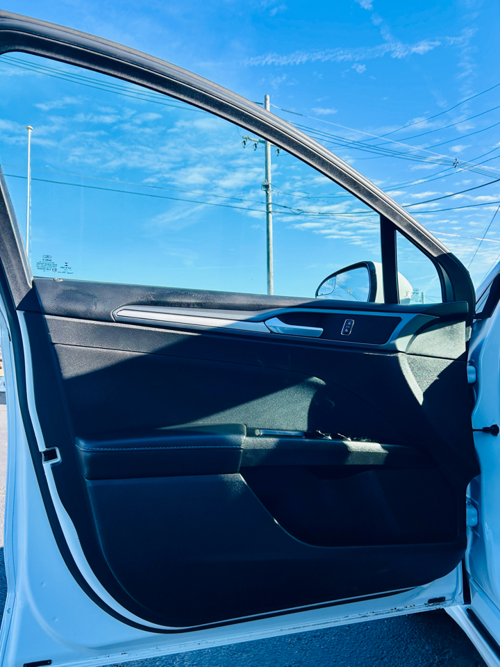 Ford Fusion 4dr Sdn SE FWD 2015