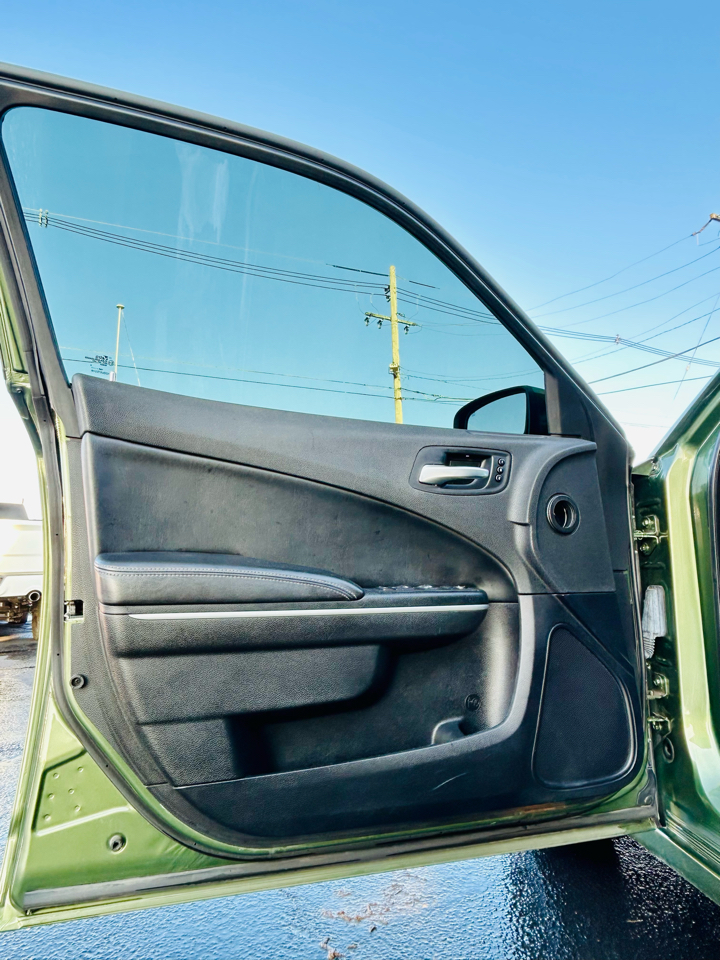 Dodge Charger SXT RWD 2020