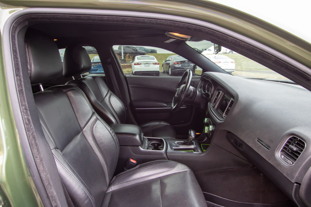 Dodge Charger SXT RWD 2020