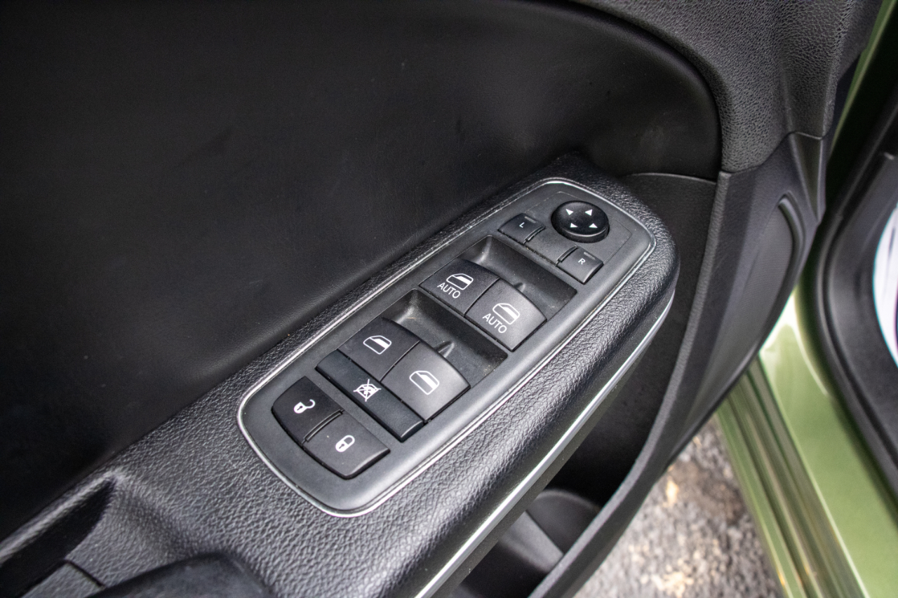 Dodge Charger SXT RWD 2020