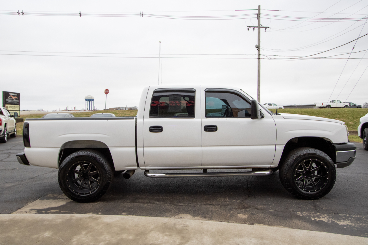 Chevrolet Silverado 1500 Crew Cab 143.5" WB LS 2005