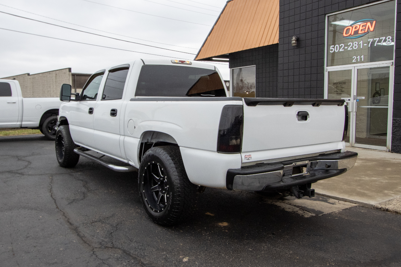 Chevrolet Silverado 1500 Crew Cab 143.5" WB LS 2005