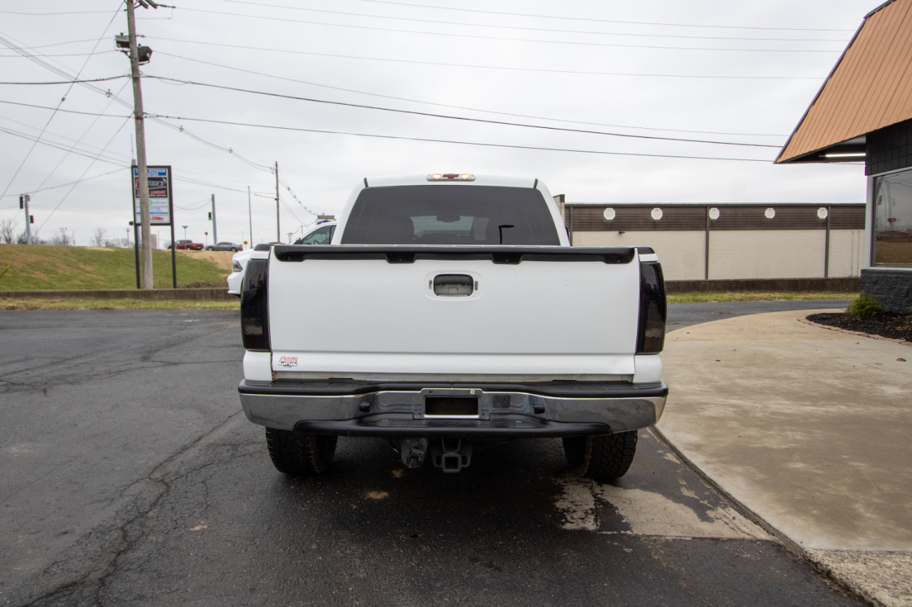 Chevrolet Silverado 1500 Crew Cab 143.5" WB LS 2005